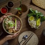 Cara Terbaik Makan Pho Agar Kelezatannya Terasa Maksimal