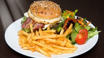 Empat Kiat cegah Kebiasaan Mengonsumsi Makanan Tidak Sehat