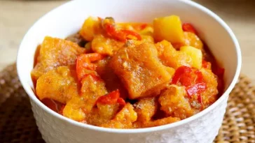 Resep Krecek Daging Sapi Pedas yang Empuk, Patut Dicoba!