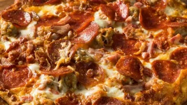 Resep Pizza Meat Lover Lezat, Cocok untuk Sajian Sekeluarga