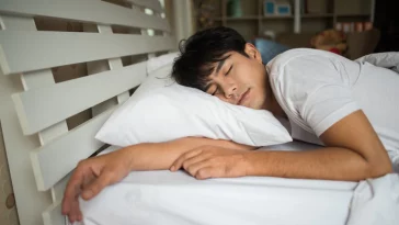 Apakah Tidur Tengkurap Baik untuk Kesehatan? Ini Penjelasan Pakar Kesehatan!