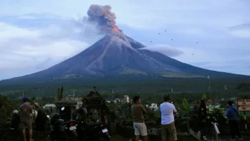 Pesawat Jatuh di Gunung Berapi Aktif Filipina, 4 Penumpang Tewas