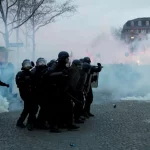 Mogok Nasional Kembali Lumpuhkan Prancis, Protes Macron soal Skema Pensiun