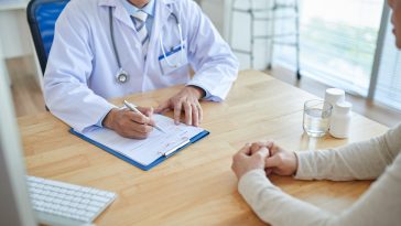 Empat Tanda Kamu Sudah Mendapatkan Dokter yang Tepat [Pressfoto/freepik]