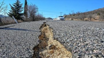 Seismolog Kanada: Gempa Turki Gempa Daratan 'Terbesar di Dunia'