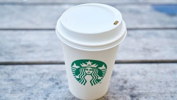 Lebih dari 300 Ribu Botol Starbucks di AS Ditarik, Diduga Mengandung Kaca