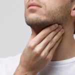 Lakukan 6 Gerakan Ini untuk Hilangkan Dagu Berlipat