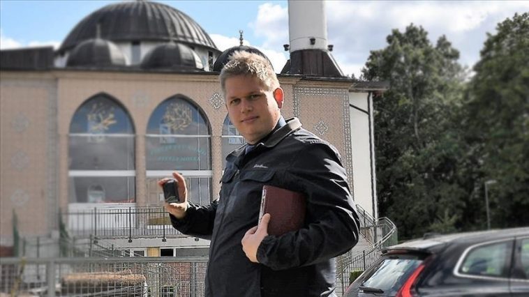 Inggris Tolak Masuk Politisi Denmark Pembakar Alquran