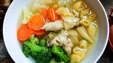 Resep Sup Ayam yang Simpel, Menghangatkan dan Kaya Gizi