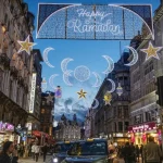 Pertama Kali dalam Sejarah, Ramadhan di London Meriah dengan Ornamen Islami