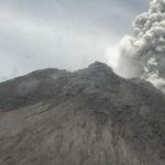 Gunung Merapi Luncurkan Awan Panas, Masyarakat Diimbau Jauhi Daerah Berbahaya