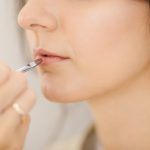 Lima Rahasia Mengaplikasikan Lipstik Matte Agar tak Terlihat Berantakan