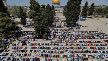 120.000 Muslim Palestina Melakukan Shalat Idul Fitri di Masjid Al Aqsa