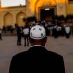 China Sebar Mata-mata, Pantau Muslim Uyghur yang Berpuasa