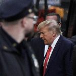 Donald Trump Pakai Pesawat Pribadi ke New York untuk Menyerahkan Diri