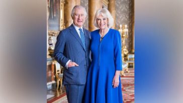Makna Gaun Biru yang Dipakai Camilla Untuk Potret Penobatan Raja Charles