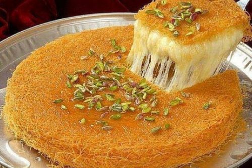 Manisnya Kunafa, Hidangan Favorit Buka Puasa Warga di Jalur Gaza