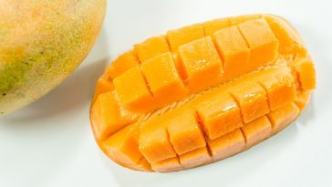 Rendam Mangga di Air Sebelum Dimakan, Ahli: Bisa Optimalkan Nutrisi