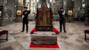 Batu akan Jadi Saksi Penobatan Raja Charles III