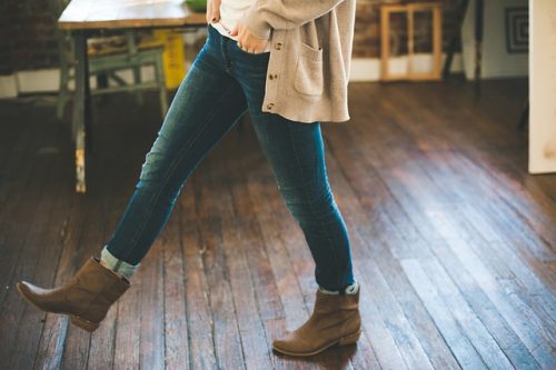 Cara Merawat Celana Jeans agar Warnanya Tidak Berubah Seiring Waktu