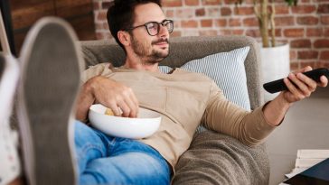 5 Dampak Buruk Sering Rebahan, Salah Satunya Fungsi Otak Menurun!