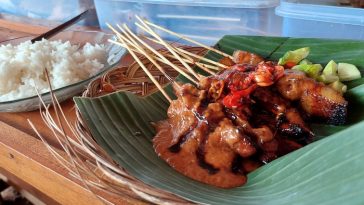 Kunci Kelezatan dan Resep Sate Jando: Lemak Sapi yang Dibakar Api Kecil