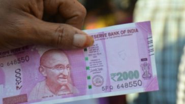 Akan Ditarik, Warga India Gunakan Pecahan 2.000 Rupee untuk Beli Mangga sampai Barang Mewah