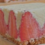 Resep Cheesecake Strawberry yang Creamy Tanpa Oven, Favorit Banyak Orang!