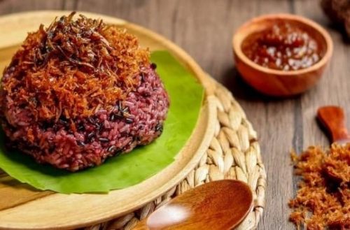 Berkunjung ke Makassar, Wajib Coba 10 Makanan Khas Ini!