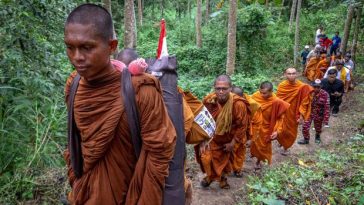 Fakta Tradisi Thudong yang Dilakukan Biksu Thailand Sampai Jalan Kaki ke Borobudur