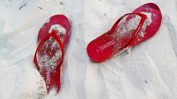 Dokter Sarankan Jangan Pakai Sandal Jepit, Stiletto, dan Slip-On, Kenapa?