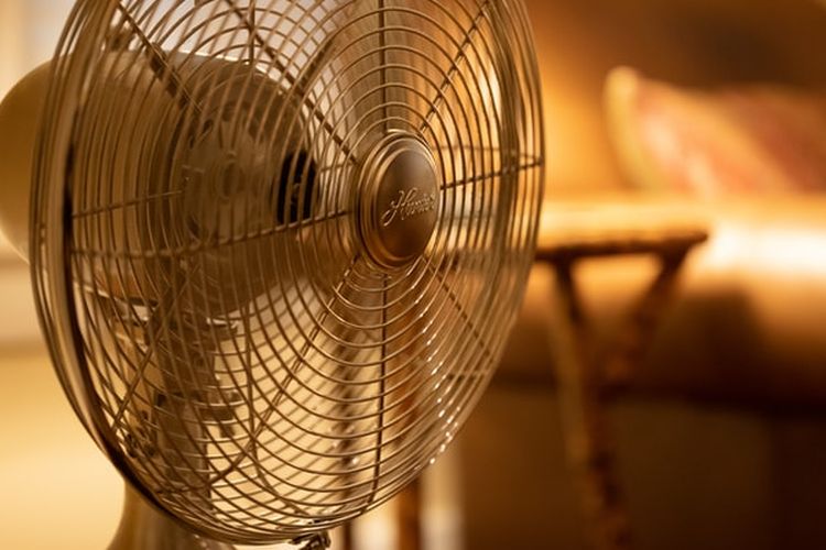 Pakai Kipas Angin Saat Tidur Malam, Ini Deretan Bahayanya