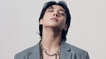 Jungkook BTS (WEVERSE/BIGHIT MUSIC)