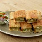 Martabak Telur Roti Tawar ala Chef Devina Hermawan. Foto: Tangkapan layar Youtube/Devina Hermawan