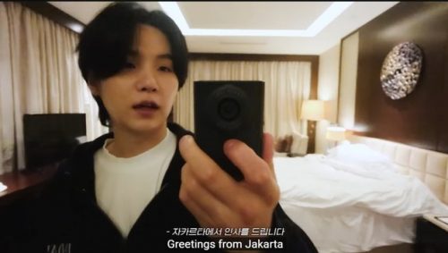 Inilah Sederet Barang Bawaan Penting yang Dibawa SUGA BTS saat Konser di Jakarta