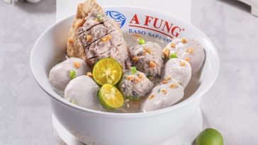 Profil Bisnis Baso A Fung yang Viral Karena Influencer Bawa Kerupuk Babi