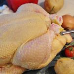 Jangan Cuci Ayam Mentah Sebelum Dimasak, Ini Bahayanya