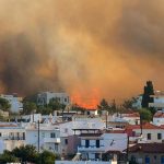 Kebakaran Hutan Kian Meluas di Yunani, Suhu Melebihi 40 derajat Celcius