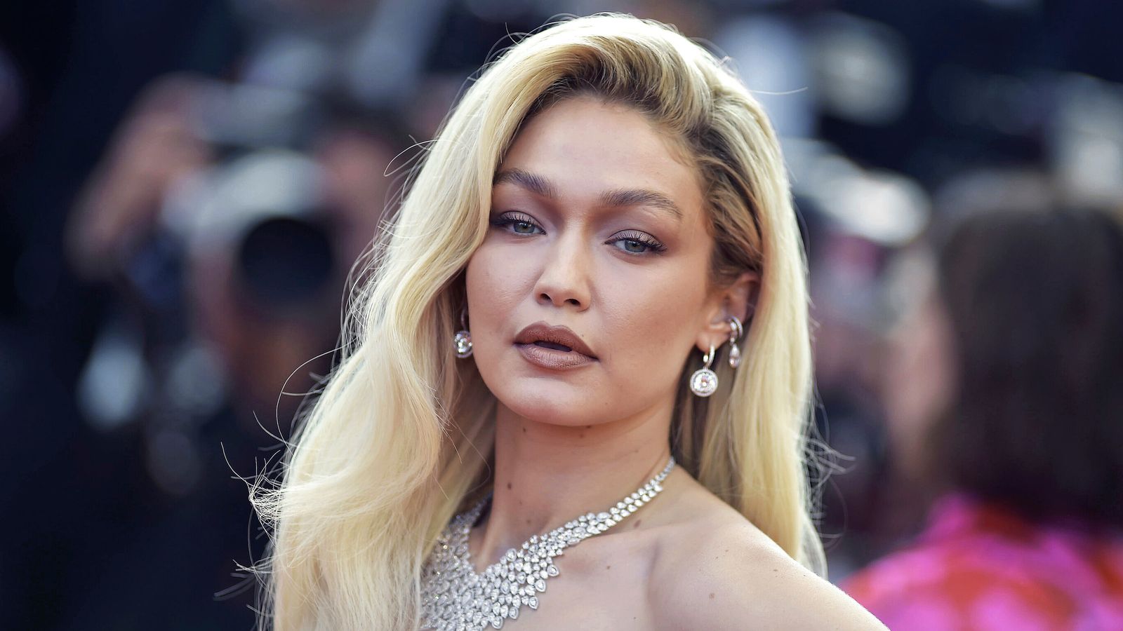 Gigi Hadid Tertangkap Bawa Ganja Berlisensi Medis, Apa Itu?