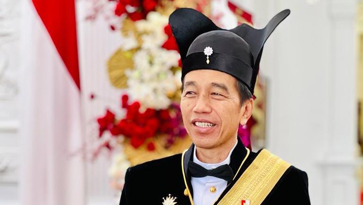 Presiden Jokowi Kenakan Baju Adat Ageman Songkok Singkepan Ageng pada Upacara HUT RI Ke-78