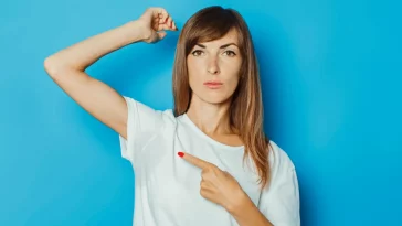 Bau Ketiak antara Kiri dan Kanan Ternyata Tidak Sama