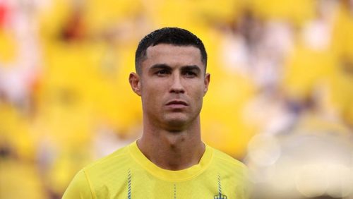 Heboh Cristiano Ronaldo Jalan-Jalan di Arab Saudi Pakai Gamis