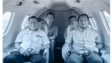 Momen Terakhir Penumpang Berfoto Sebelum Kecelakaan Pesawat Jatuh di Jalan Raya Malaysia