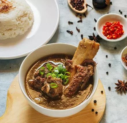 Selain Coto, Makassar Masih Punya 6 Kuliner Khas Ini!