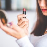 Tujuh Trik Merias Wajah Bagi Pemula yang Tak Paham Makeup