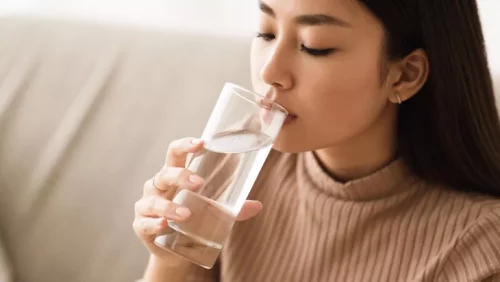 Inilah 6 Waktu Terbaik Minum Air Putih dan Takaran Kebutuhan Hariannya yang Perlu Diketahui
