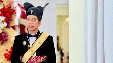 Ini Makna Baju Adat Ageman Songkok Singkepan Ageng yang Dikenakan Jokowi di HUT RI ke-78