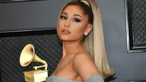 Ariana Grande Menyesal Lakukan Botox dan Filler Bibir, Kenapa?