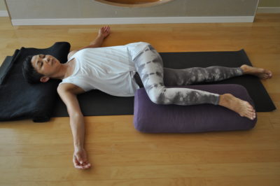 5 Gerakan Yoga Ini Bantu Atasi Insomnia, Bikin Tenang dan Cepat Tidur