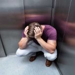 Jika Terjebak di Lift Macet, Lakukan 5 Langkah Ini, Tenang Nomor 1